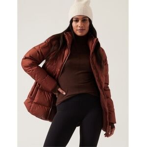 Women's Athleta Downtown/Puffer Jacket Full Zip in Maroon/Burgundy Size:Small
